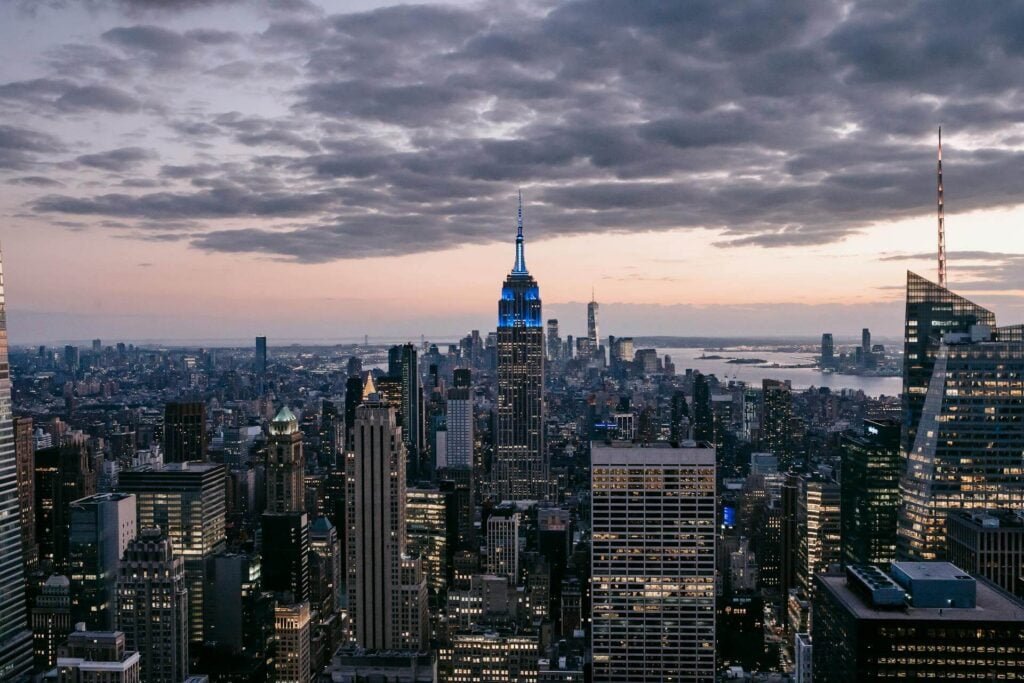 Descobrindo a Arte Urbana em Bairros por Toda Cidade de Nova York