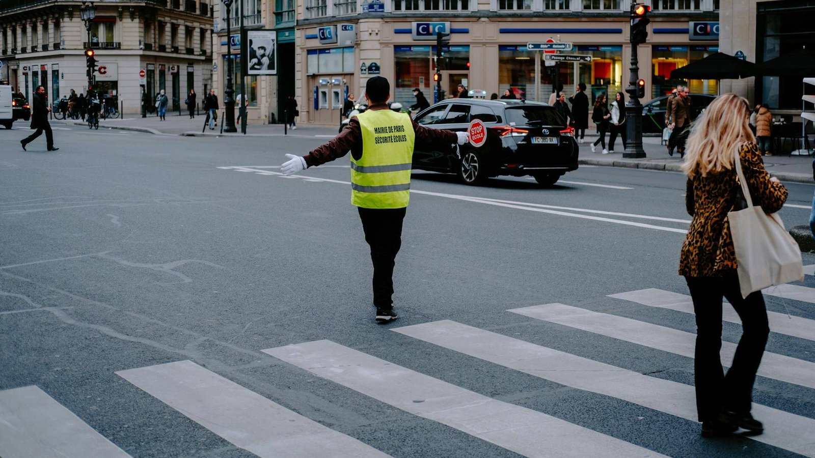 Dicas para evitar multas de trânsito em países com regras diferentes
